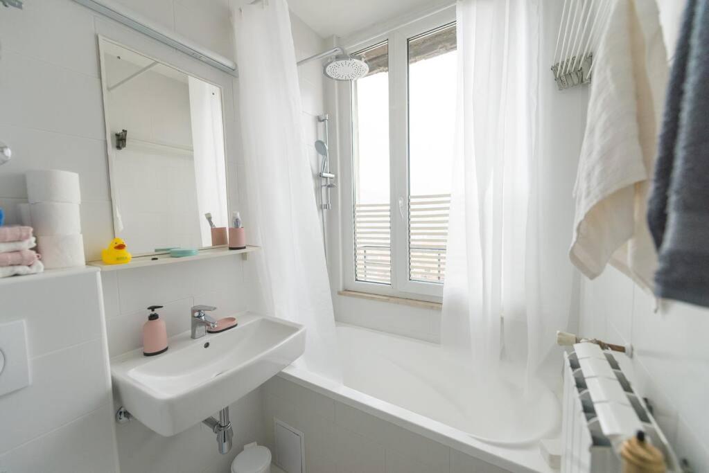 Unit4Six Apartment Сараево Екстериор снимка