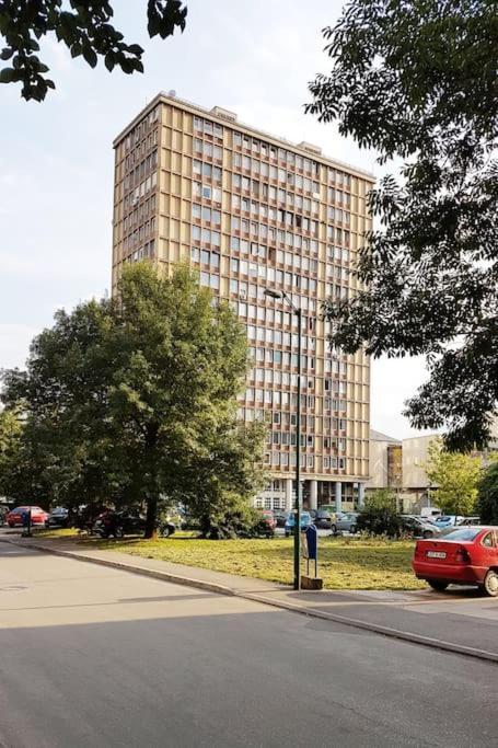 Unit4Six Apartment Сараево Екстериор снимка