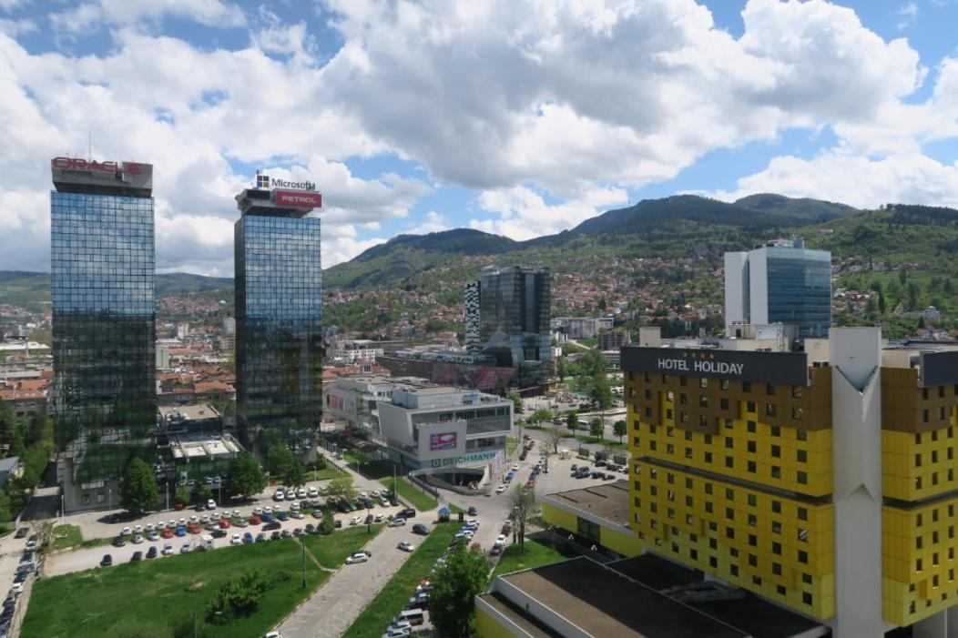 Unit4Six Apartment Сараево Екстериор снимка