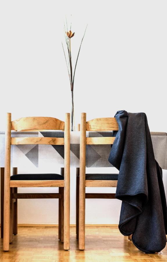 Unit4Six Apartment Сараево Екстериор снимка